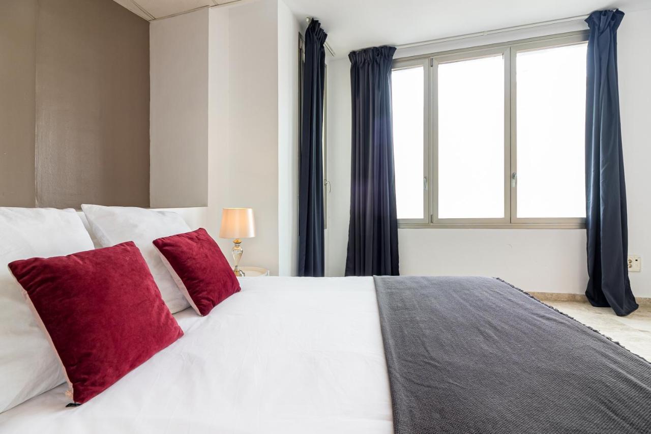 Saenz Suites Gallery By Bossh! Apartments Málaga Esterno foto