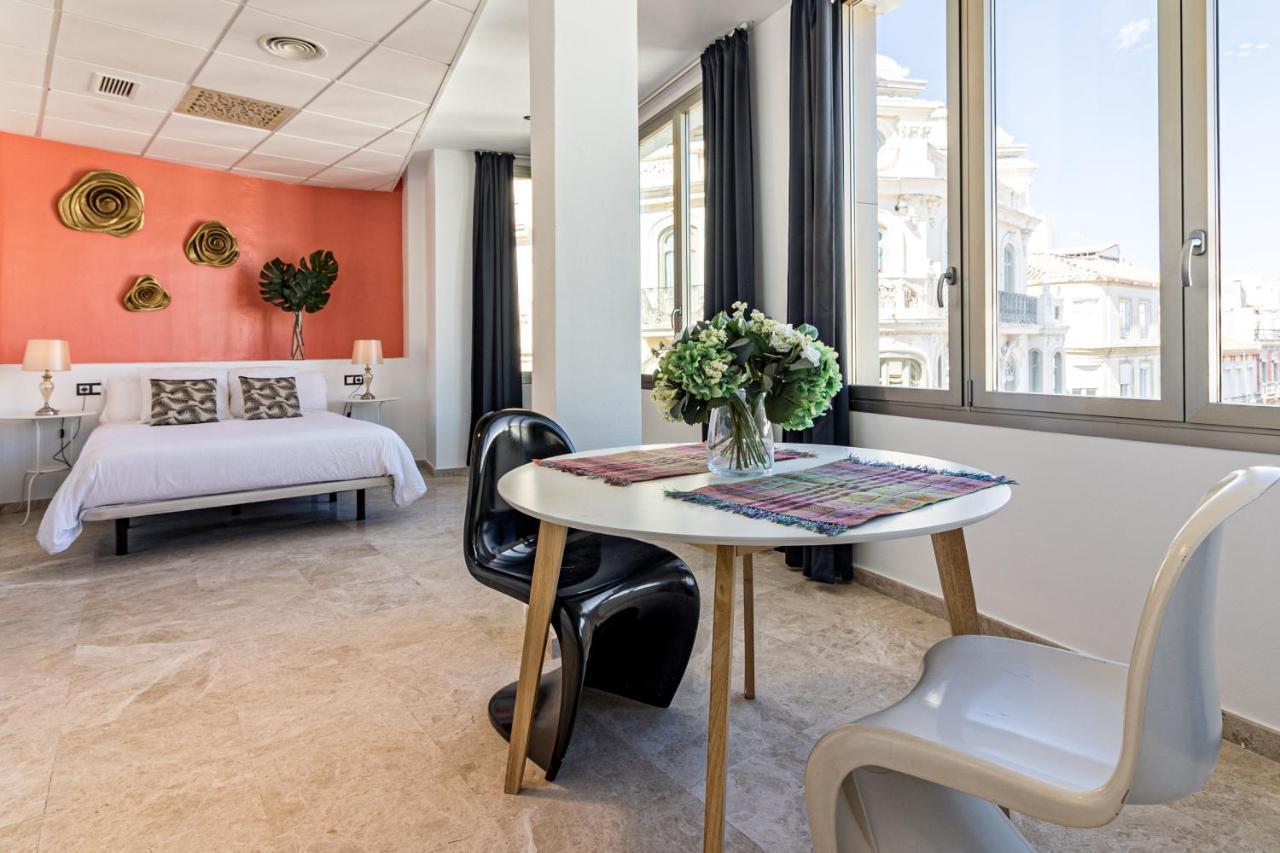Saenz Suites Gallery By Bossh! Apartments Málaga Esterno foto
