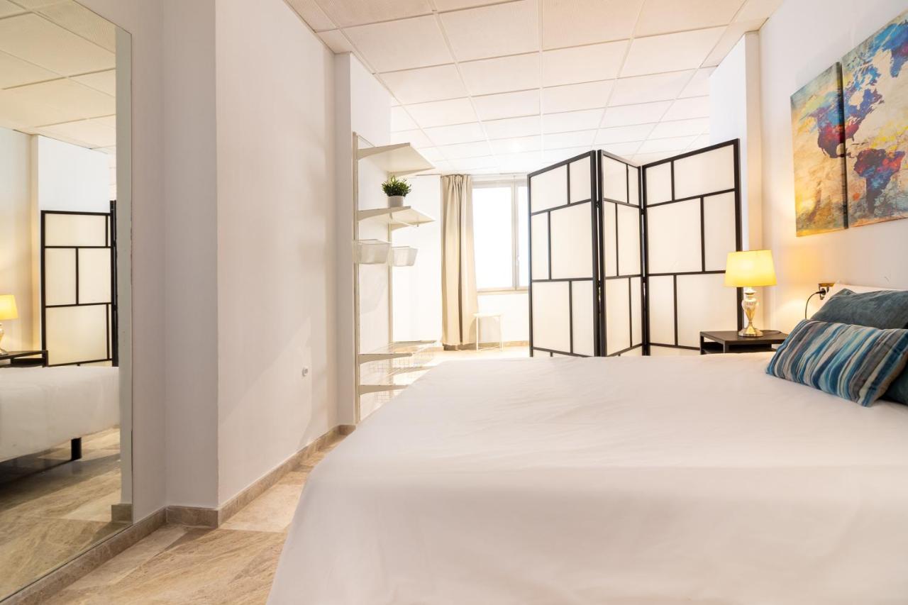 Saenz Suites Gallery By Bossh! Apartments Málaga Esterno foto