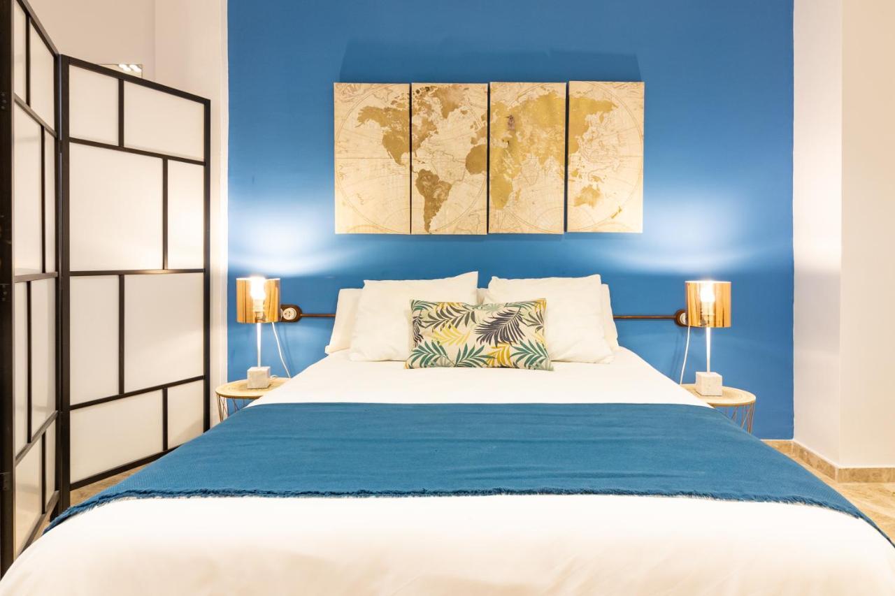 Saenz Suites Gallery By Bossh! Apartments Málaga Esterno foto