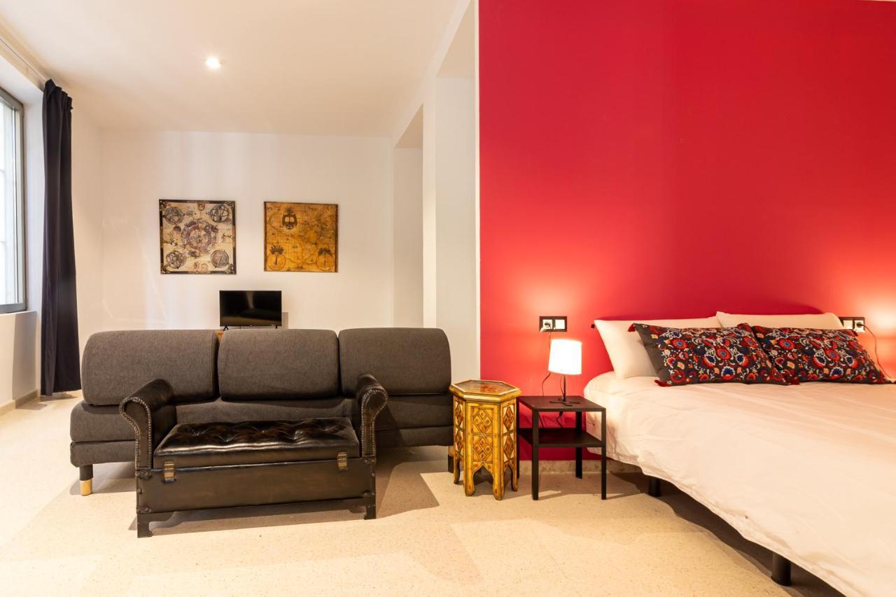 Saenz Suites Gallery By Bossh! Apartments Málaga Esterno foto