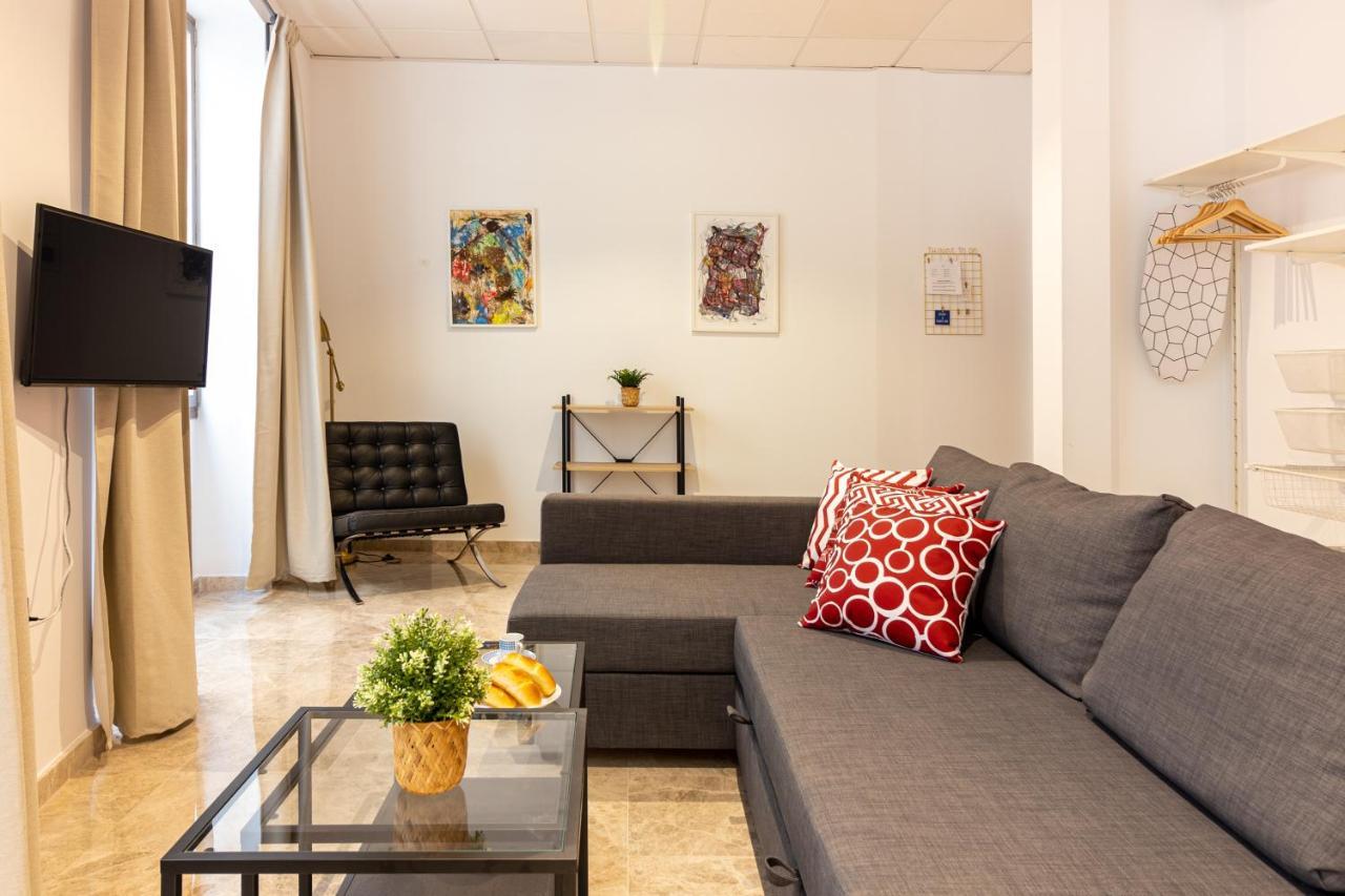 Saenz Suites Gallery By Bossh! Apartments Málaga Esterno foto
