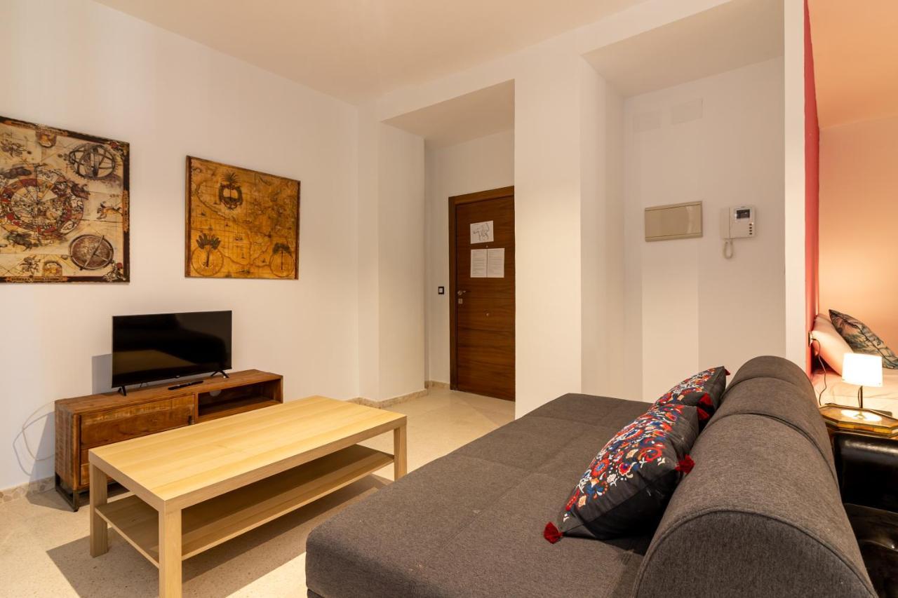 Saenz Suites Gallery By Bossh! Apartments Málaga Esterno foto