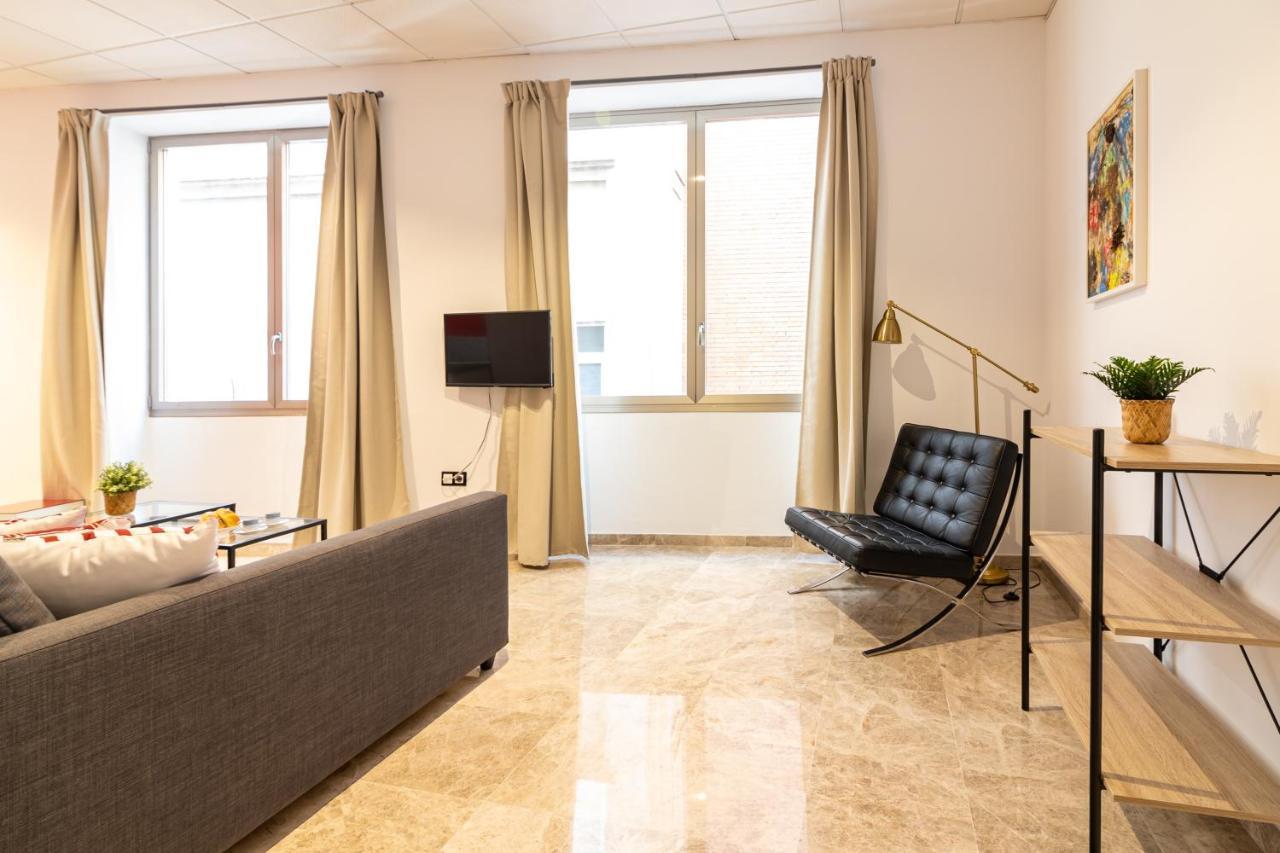 Saenz Suites Gallery By Bossh! Apartments Málaga Esterno foto