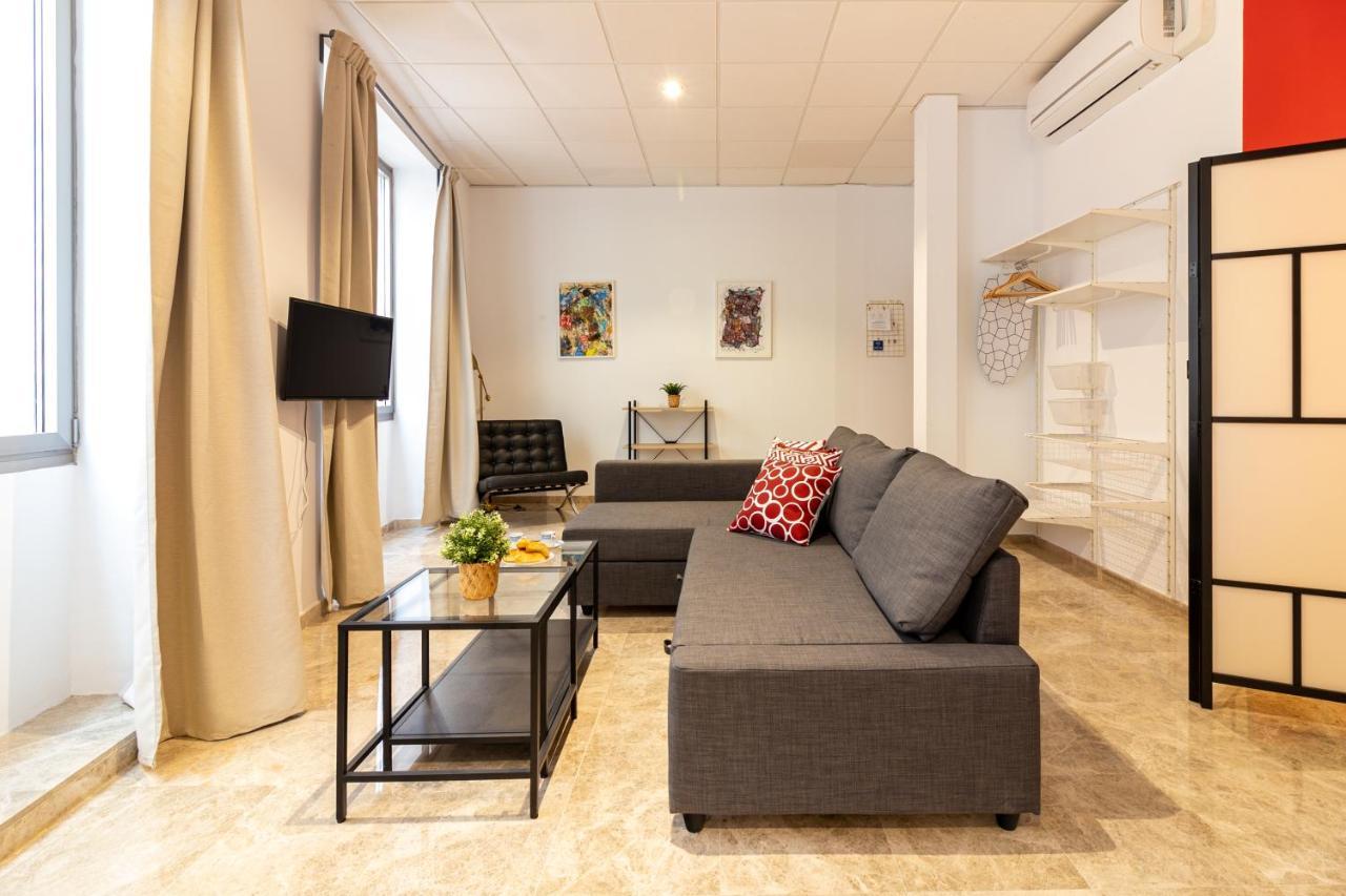 Saenz Suites Gallery By Bossh! Apartments Málaga Esterno foto