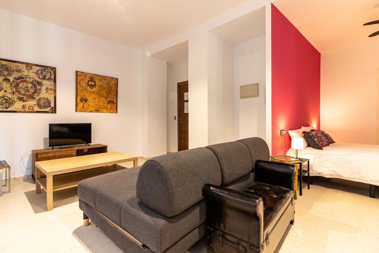 Saenz Suites Gallery By Bossh! Apartments Málaga Esterno foto