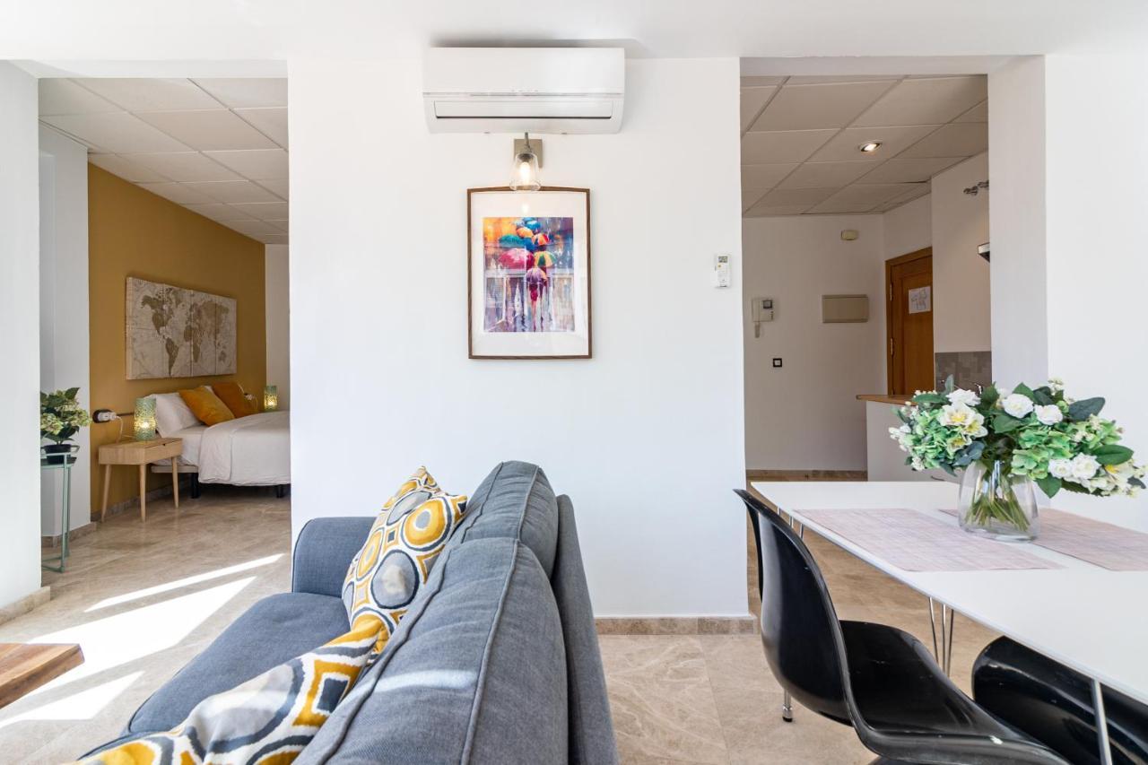 Saenz Suites Gallery By Bossh! Apartments Málaga Esterno foto