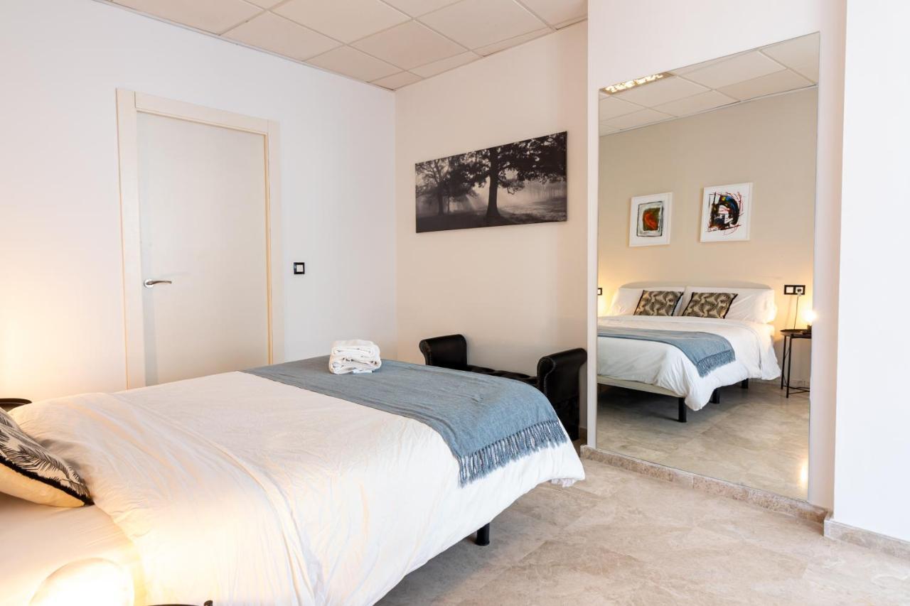 Saenz Suites Gallery By Bossh! Apartments Málaga Esterno foto