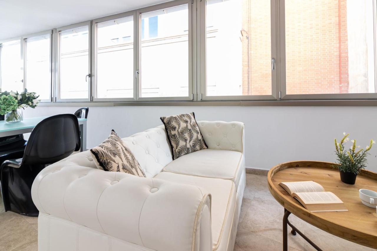 Saenz Suites Gallery By Bossh! Apartments Málaga Esterno foto