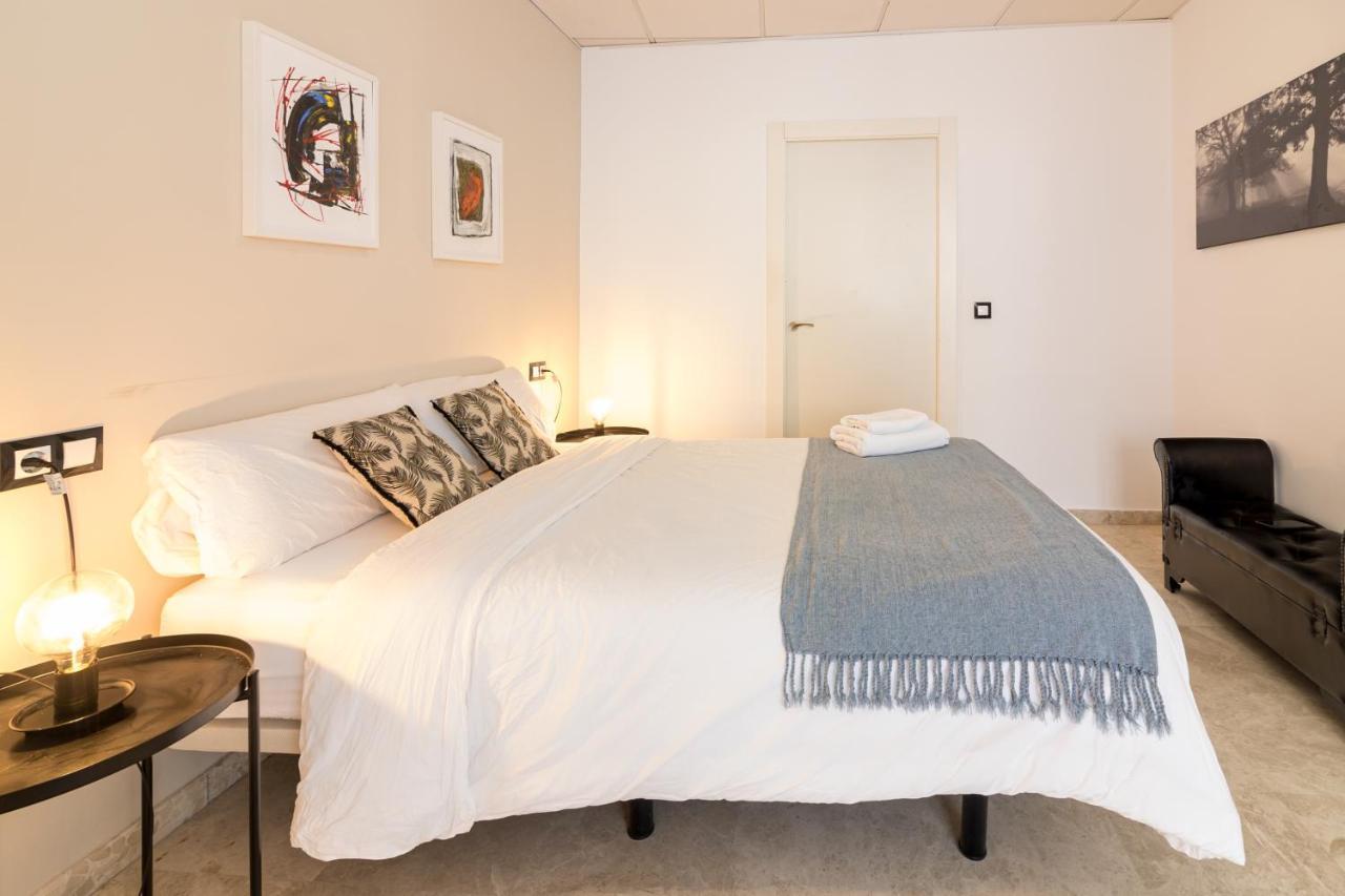 Saenz Suites Gallery By Bossh! Apartments Málaga Esterno foto